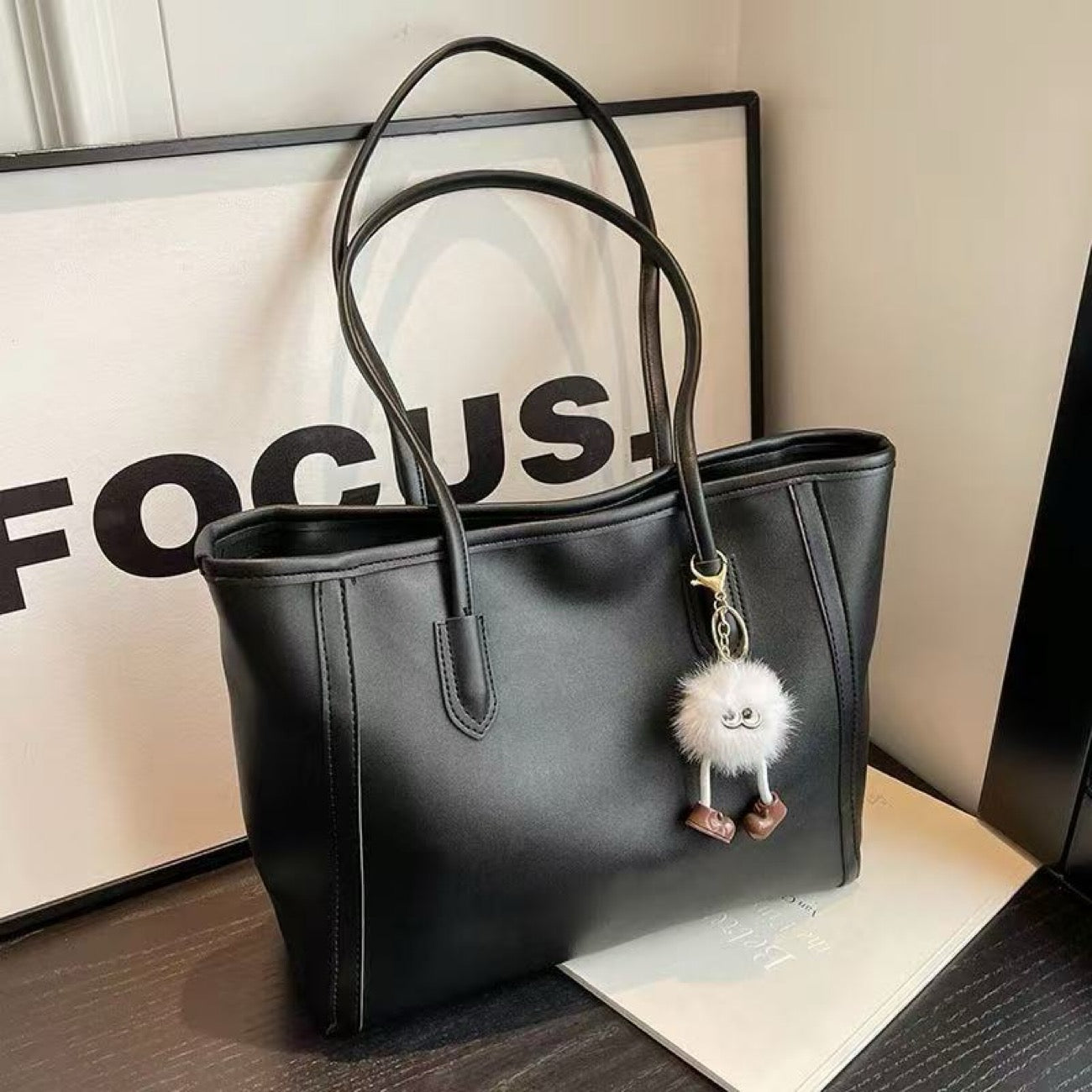 Fashionable leather women's bag